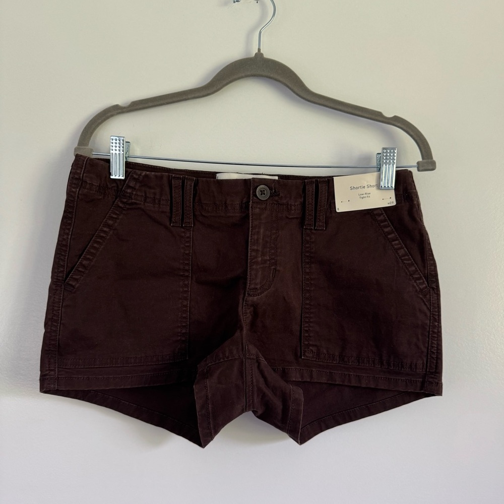 SOLD!! NWT hollister low rise shortie short